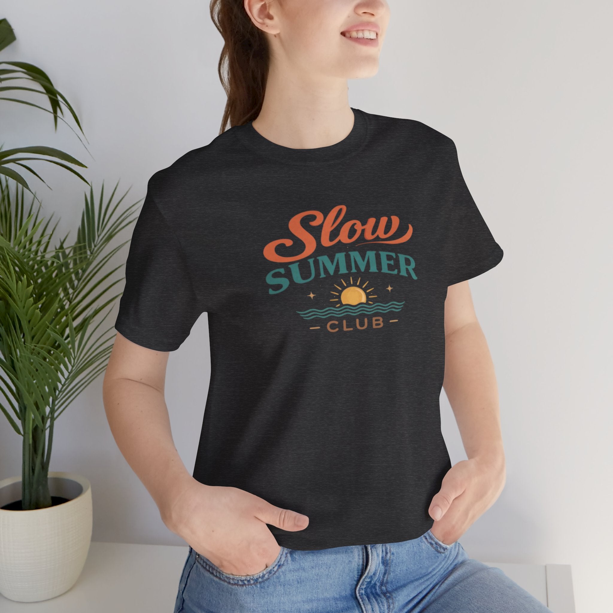 Slow Summer Club T-Shirt | Minimalistisches Ästhetik T-Shirt | Küstenurlaub Outfit | Unisex Relaxed Fit