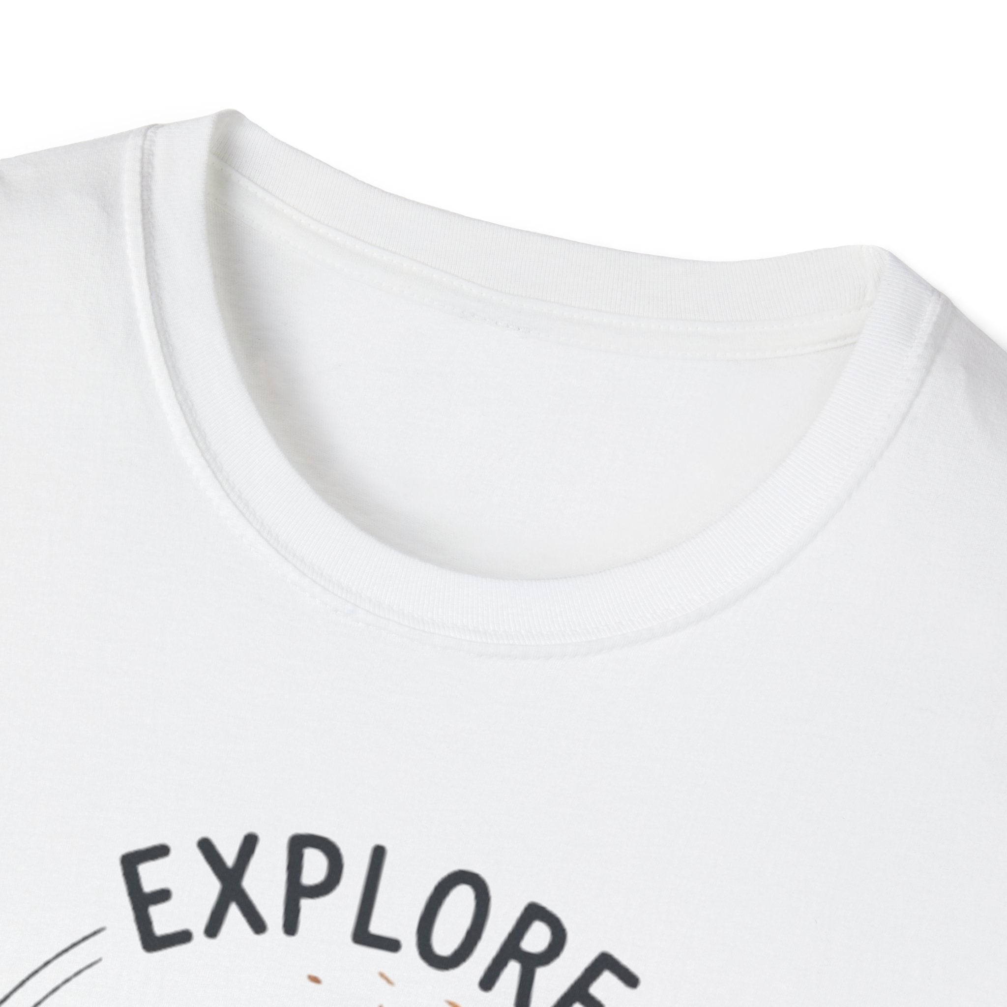 Minimal lifestyle / quiet adventure / calm explorer vibe