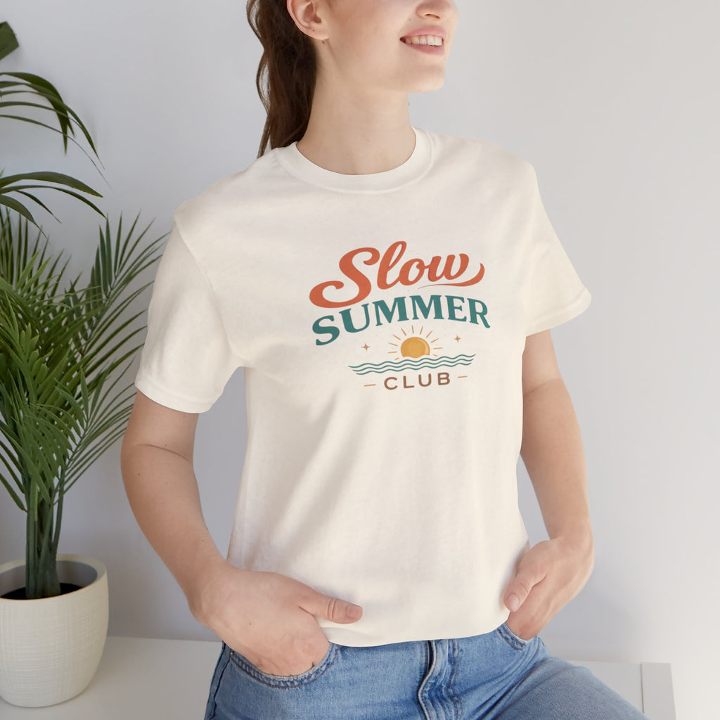 Slow Summer Club T-Shirt | Minimalistisches Ästhetik T-Shirt | Küstenurlaub Outfit | Unisex Relaxed Fit